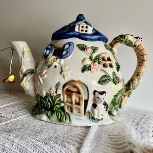 Cottagecore Woodland Bee Teapot Tealight candle holder